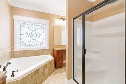 Bath - 1031 Hidden Ridge Dr, Waco, KY 40385 photo 3 of 5