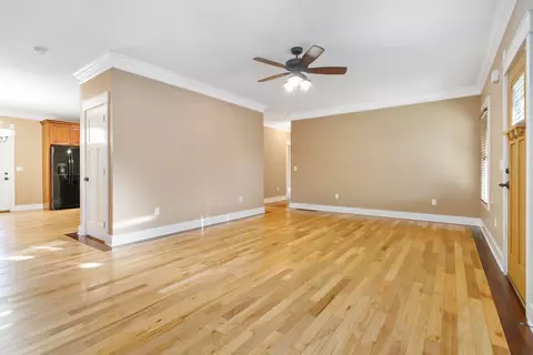 Living - 1031 Hidden Ridge Dr, Waco, KY 40385 photo 2 of 7