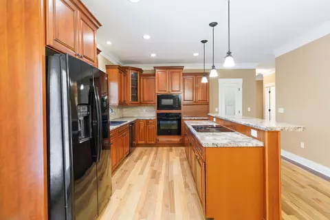 Kitchen - 1031 Hidden Ridge Dr, Waco, KY 40385 photo 3 of 5