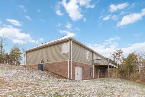 Exterior - 1031 Hidden Ridge Dr, Waco, KY 40385 photo 5 of 10