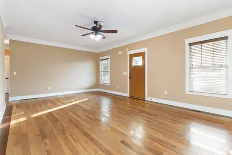 Living - 1031 Hidden Ridge Dr, Waco, KY 40385 photo 3 of 7
