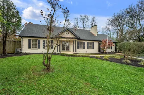3418 Woodstock Cir, Lexington, KY 40502