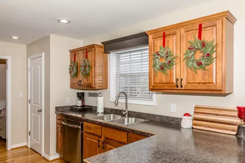 Kitchen - 108 Cedar Stream Dr, Paris, KY 40361 photo 2 of 5