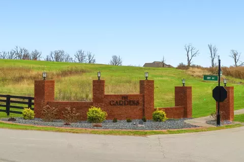 1015 Green Gdn, Lawrenceburg, KY 40342