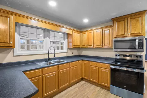 Kitchen - 1176 Eberle Rd, Mckee, KY 40447 photo 4 of 4