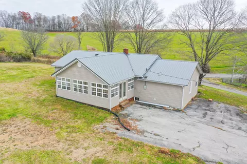 Exterior - 1176 Eberle Rd, Mckee, KY 40447 photo 7 of 10