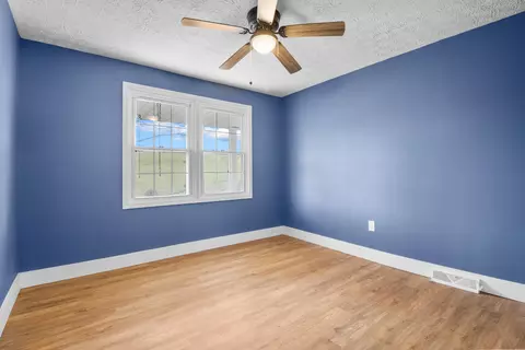 Bedroom - 1176 Eberle Rd, Mckee, KY 40447 photo 1 of 3