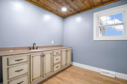 Bath - 1176 Eberle Rd, Mckee, KY 40447 photo 1 of 2