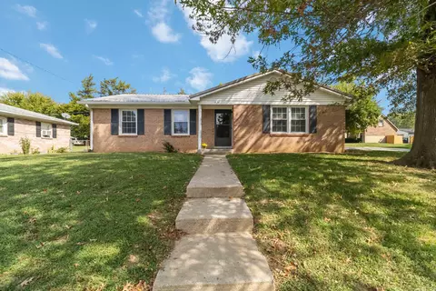 826 Kingsway Dr, Versailles, KY 40383