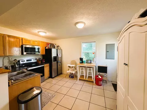 Kitchen - 2001 Sharkey Rd, Morehead, KY 40351 photo 2 of 2