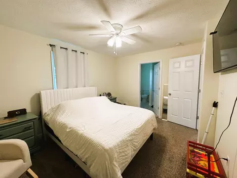 Bedroom - 2001 Sharkey Rd, Morehead, KY 40351 photo 3 of 4