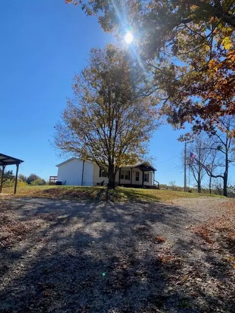 3583 Bardstown Rd, Lawrenceburg, KY 40342
