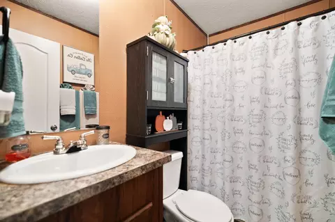 Bath - 535 Ashana Rd, Jackson, KY 41339 photo 3 of 4