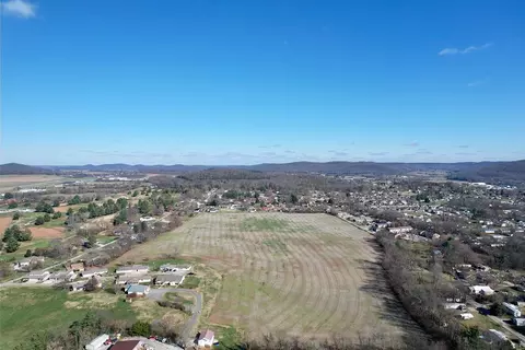 404 Hillrise Dr, Monticello, KY 42633