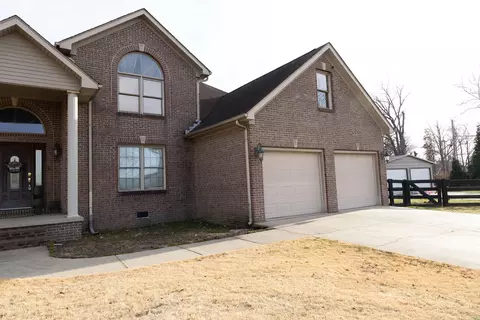 Exterior - 236 Autumn Ct, Berea, KY 40403 photo 5 of 12