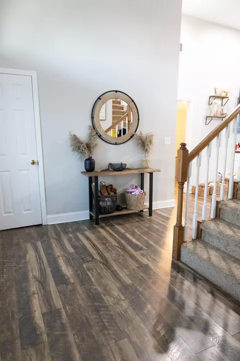 Entry Way - 236 Autumn Ct, Berea, KY 40403 photo 3 of 9