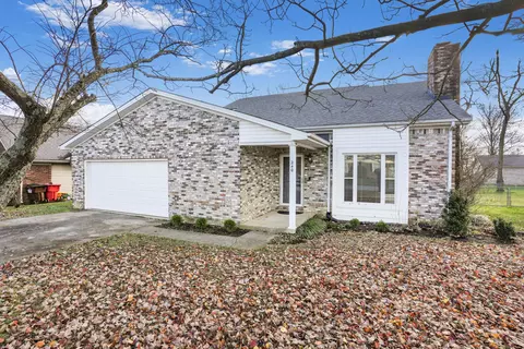 240 Applegrove Dr, Nicholasville, KY 40356