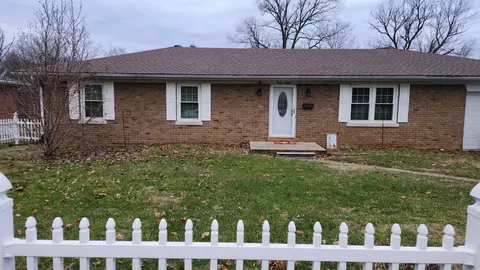 312 Forrest Dr, Lawrenceburg, KY 40342