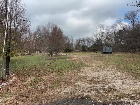 210 Hilltop Vw, Monticello, KY 42633