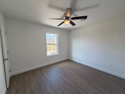 Bedroom - 1407 Madison St, Corbin, KY 40701 photo 2 of 4