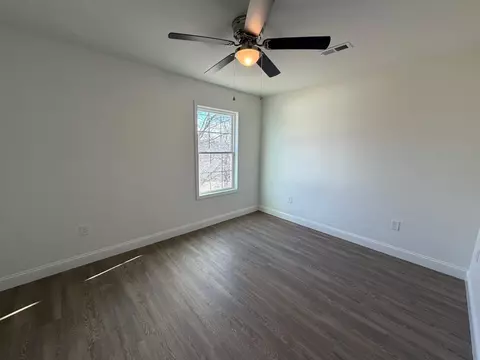 Bedroom - 1407 Madison St, Corbin, KY 40701 photo 3 of 4