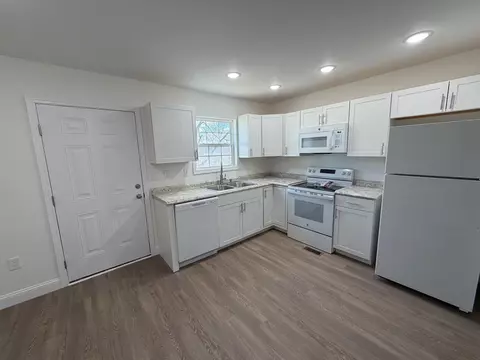 Kitchen - 1407 Madison St, Corbin, KY 40701 photo 3 of 3