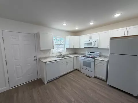 Kitchen - 1407 Madison St, Corbin, KY 40701 photo 2 of 3