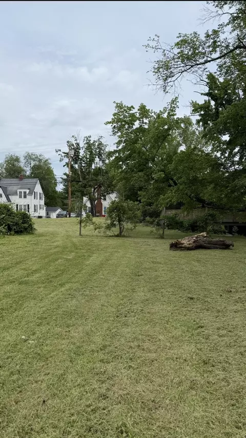Exterior - 606 Prospect St, Berea, KY 40403 photo 11 of 15