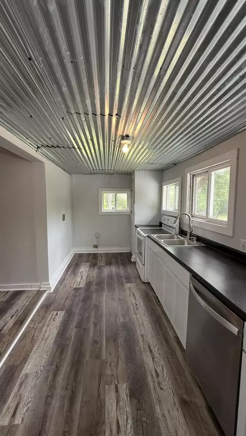 Kitchen - 606 Prospect St, Berea, KY 40403 photo 3 of 3
