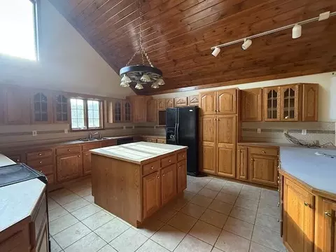 Kitchen - 32 Garrett St, Dayhoit, KY 40824 photo 2 of 3