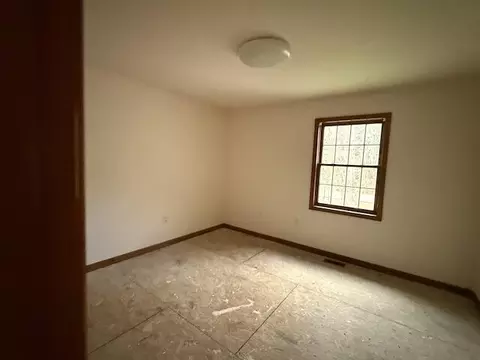 Bedroom - 32 Garrett St, Dayhoit, KY 40824 photo 1 of 6