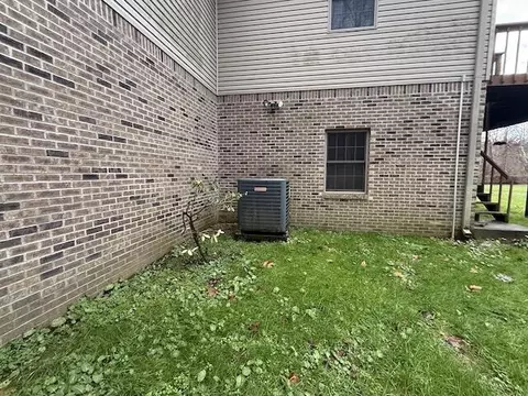 Exterior - 32 Garrett St, Dayhoit, KY 40824 photo 5 of 7