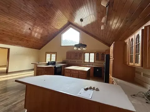 Kitchen - 32 Garrett St, Dayhoit, KY 40824 photo 1 of 3