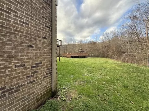 Exterior - 32 Garrett St, Dayhoit, KY 40824 photo 4 of 7