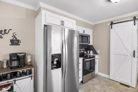 Kitchen - 310 Forego Trl, Corbin, KY 40701 photo 3 of 6