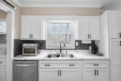 Kitchen - 310 Forego Trl, Corbin, KY 40701 photo 5 of 6