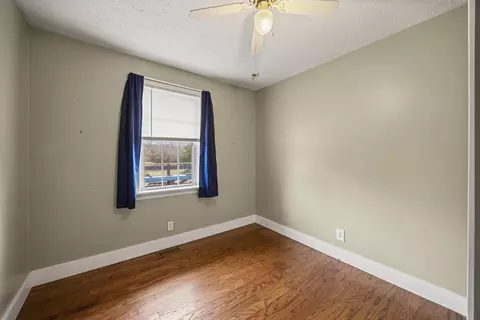 Bedroom - 405 Chambers St, Paris, KY 40361 photo 2 of 7