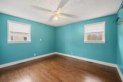 Bedroom - 405 Chambers St, Paris, KY 40361 photo 4 of 7