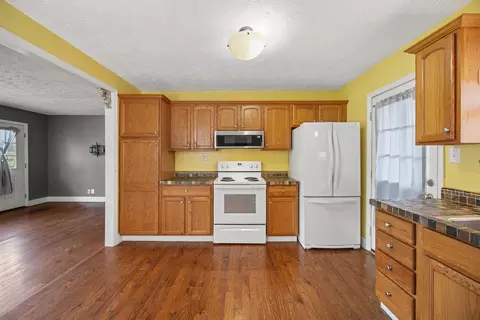 Entry Way - 405 Chambers St, Paris, KY 40361 photo 2 of 2