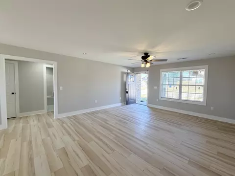 Living - 227 Brook Cv, Berea, KY 40403 photo 1 of 2