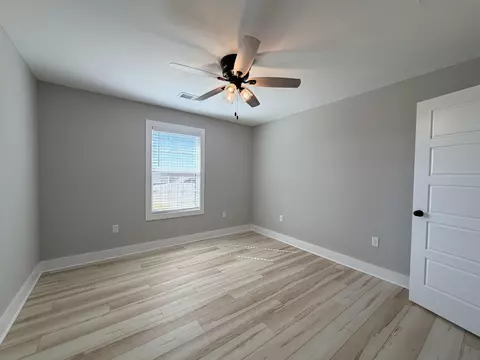Bedroom - 227 Brook Cv, Berea, KY 40403 photo 2 of 3