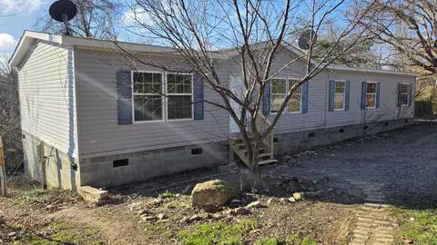 306 Big Hill Mountain Rd, Mckee, KY 40447