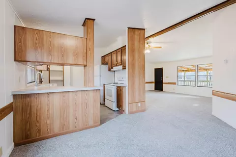 Living - 430 Apache Dr, Paint Lick, KY 40461 photo 7 of 12