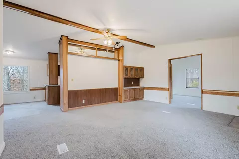 Living - 430 Apache Dr, Paint Lick, KY 40461 photo 2 of 12