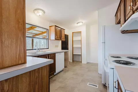 Kitchen - 430 Apache Dr, Paint Lick, KY 40461 photo 1 of 3