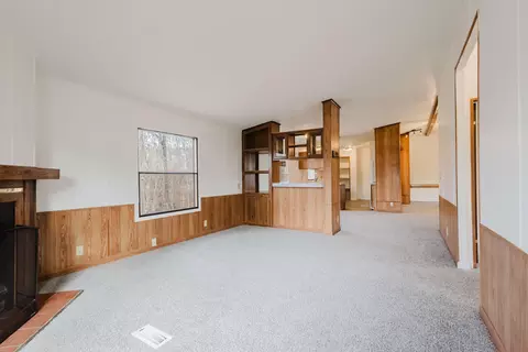 Living - 430 Apache Dr, Paint Lick, KY 40461 photo 12 of 12