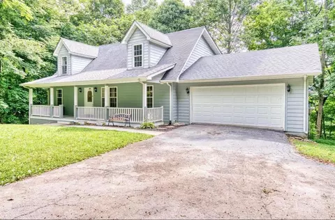 529 Cliffside Dr, Russell Springs, KY 42642