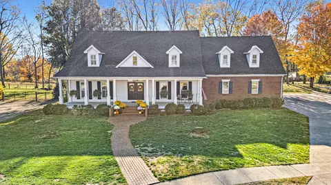 2005 Wyndamere Ln, Paris, KY 40361