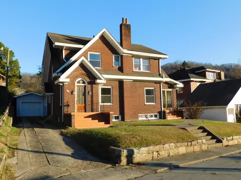206 N 2nd St, Harlan, KY 40831