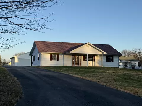 257 Johnny Bernard Lp, Russell Springs, KY 42642